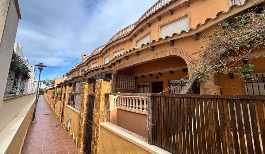 Återförsäljning - Town House -
Guardamar del Segura - Costa Blanca