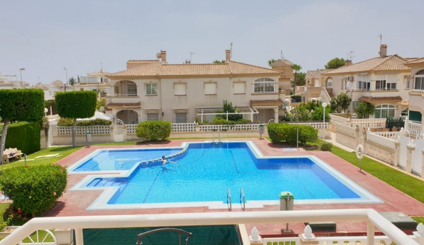 Återförsäljning - Town House -
La Mata - Costa Blanca