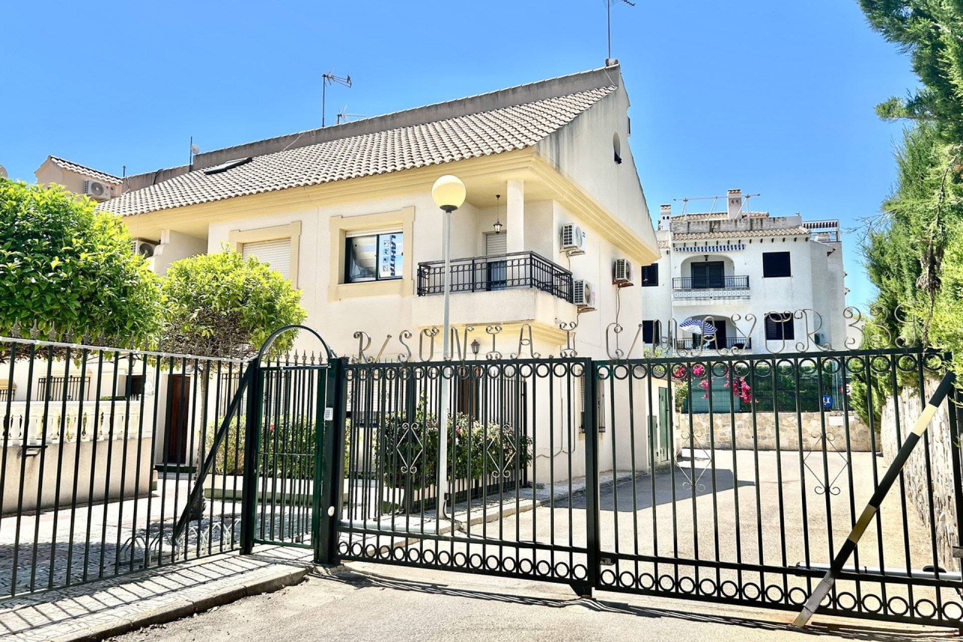 Återförsäljning - Town House -
La Zenia - Costa Blanca