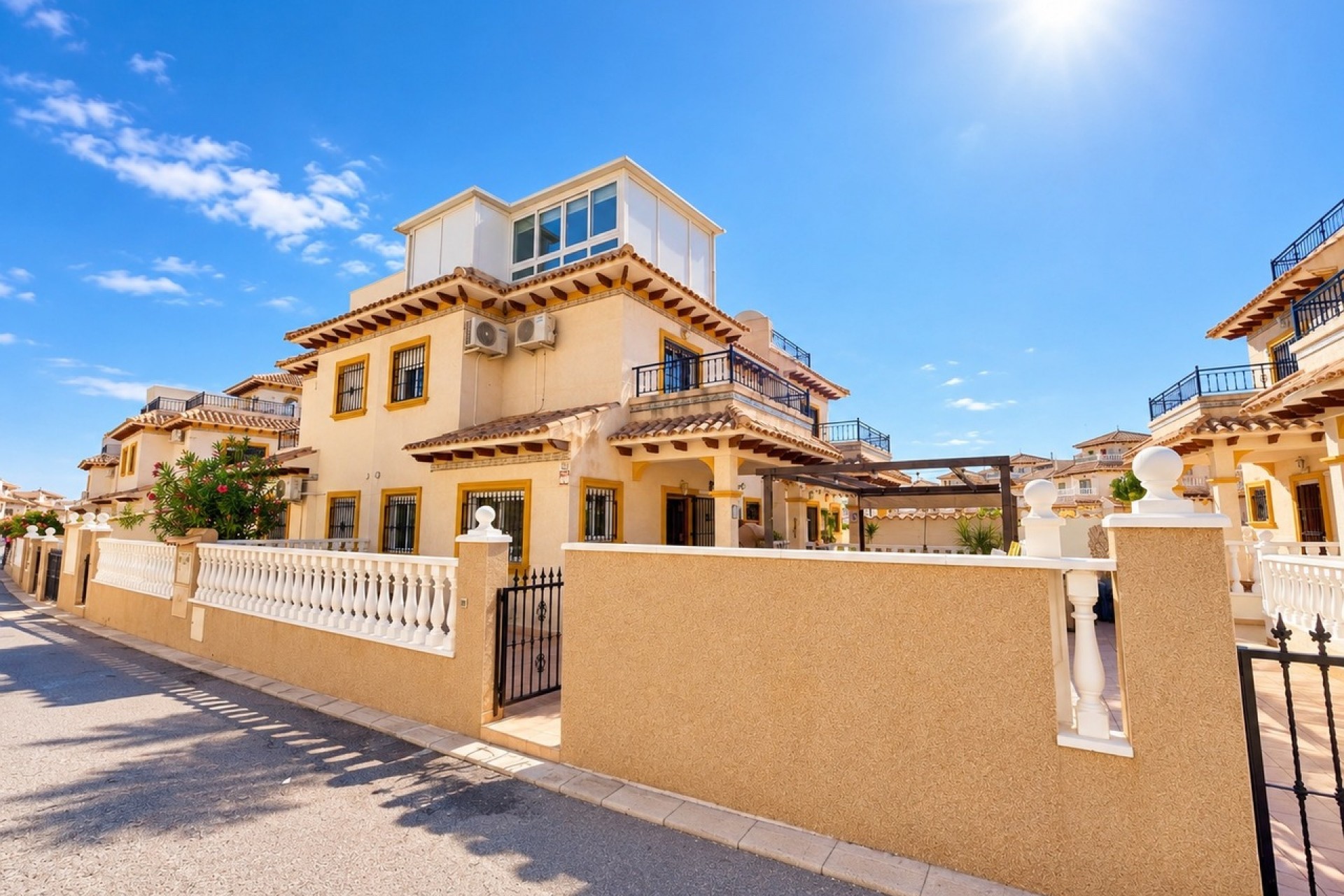 Återförsäljning - Town House -
La Zenia - Costa Blanca