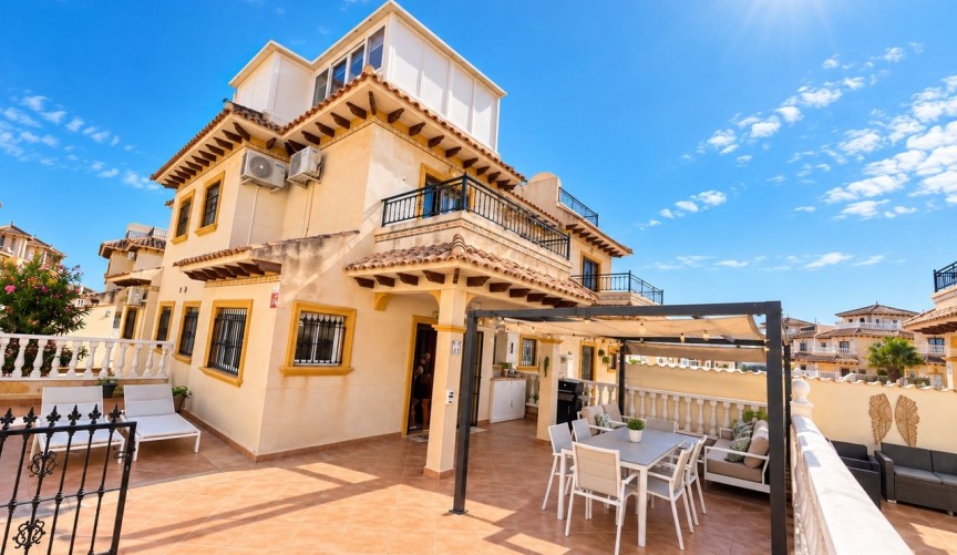 Återförsäljning - Town House -
La Zenia - Costa Blanca