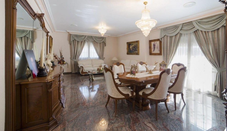 Återförsäljning - Town House -
Los Alcazares - Centro