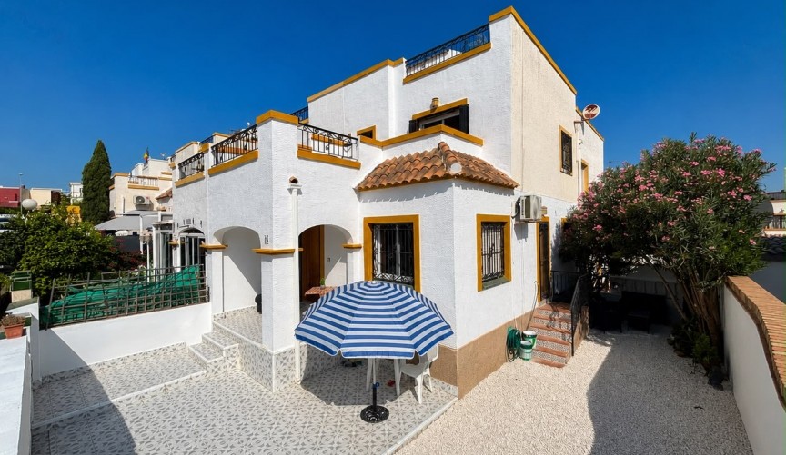 Återförsäljning - Town House -
Los Altos - Costa Blanca