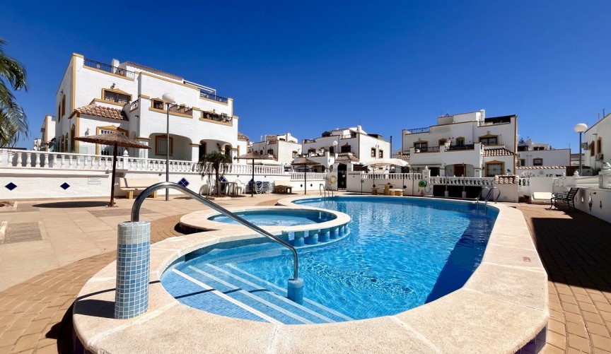 Återförsäljning - Town House -
Los Montesinos - Costa Blanca