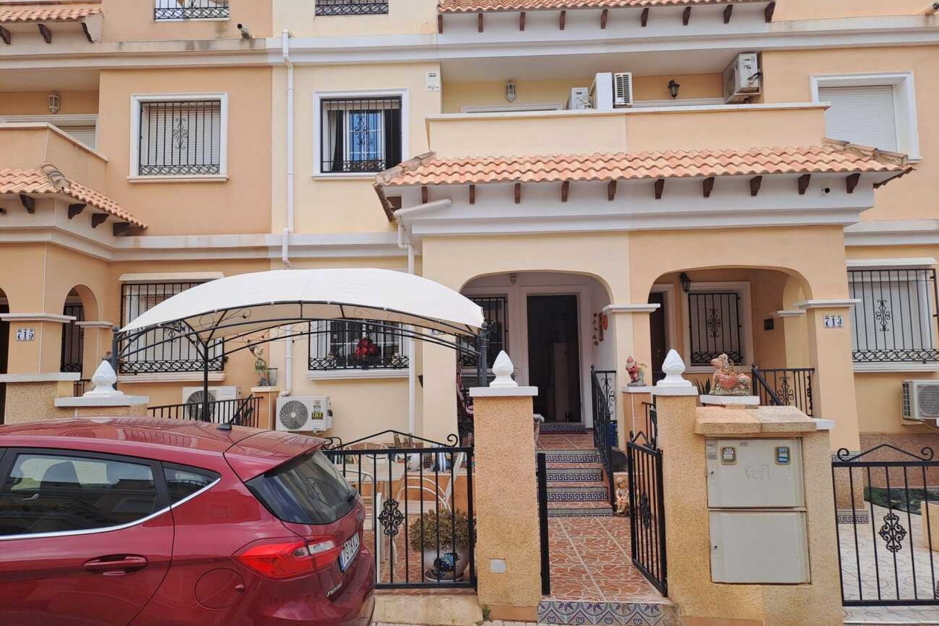 Återförsäljning - Town House -
Orihuela Costa - Costa Blanca