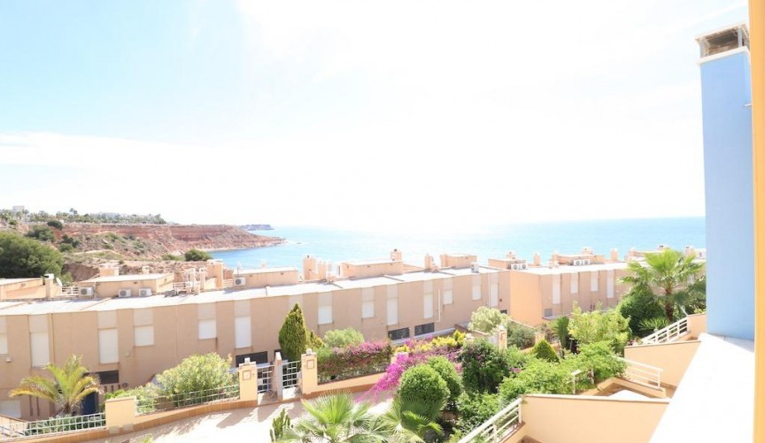 Återförsäljning - Town House -
Orihuela Costa - Costa Blanca