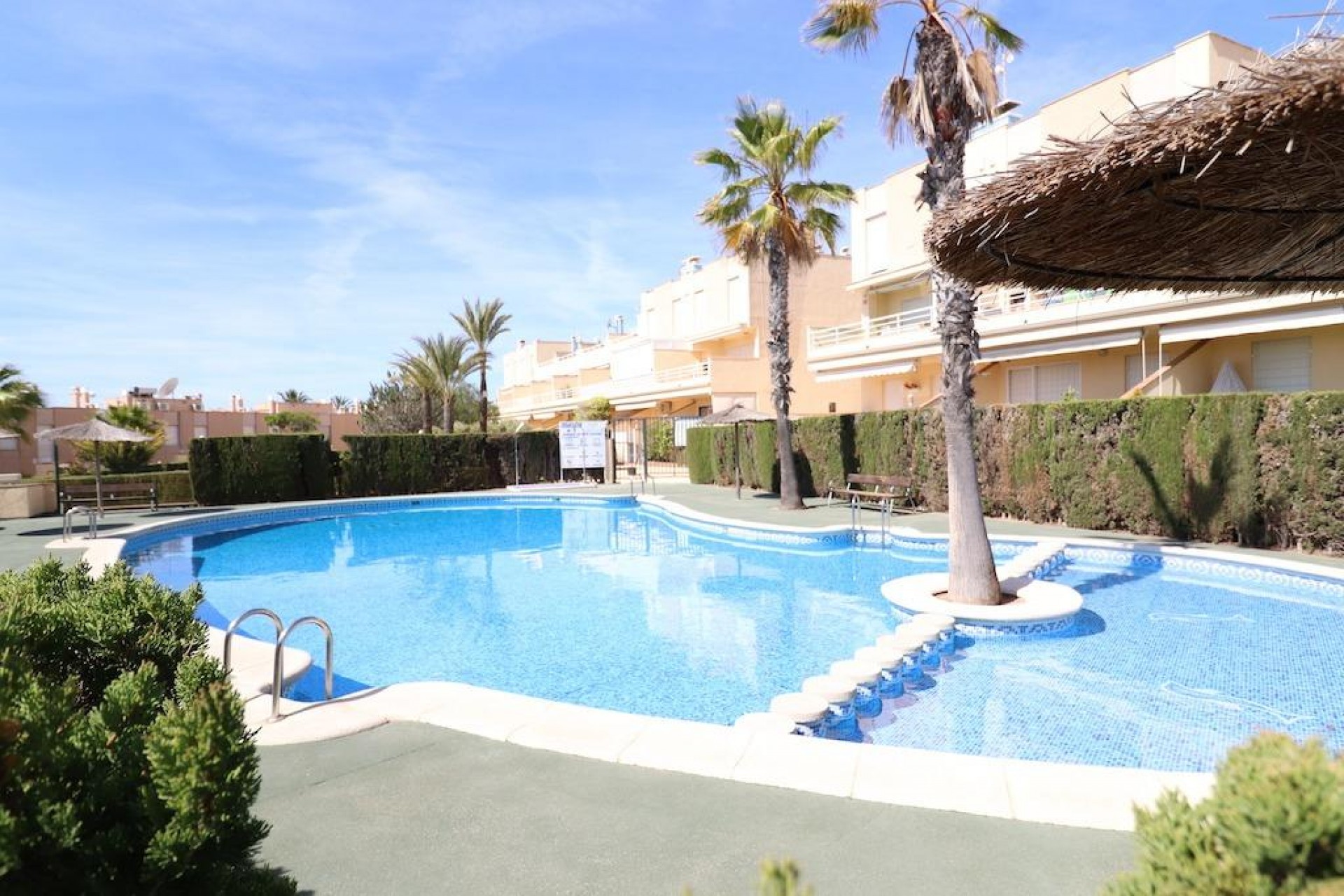 Återförsäljning - Town House -
Orihuela Costa - Costa Blanca