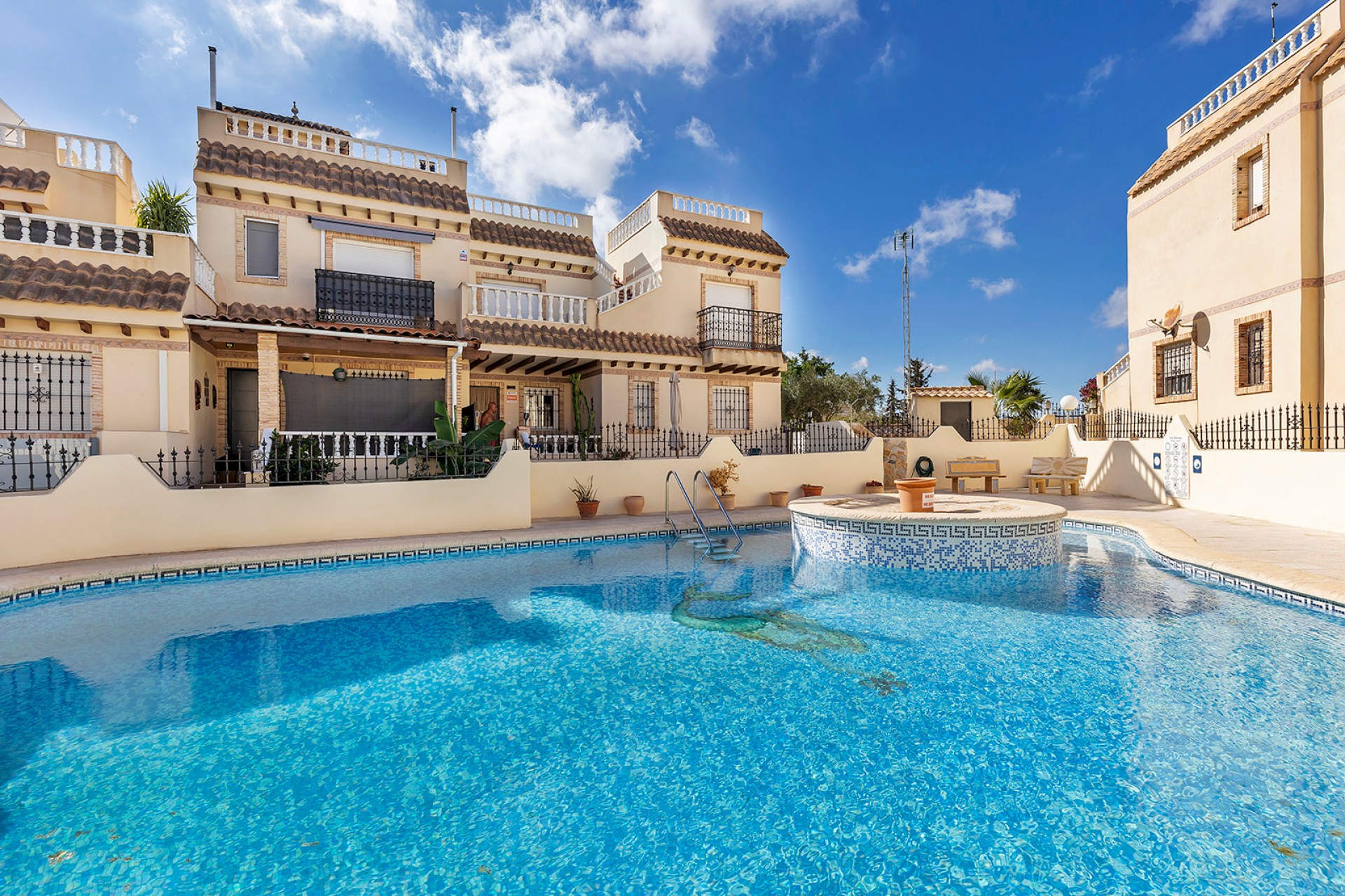 Återförsäljning - Town House -
Orihuela Costa - Costa Blanca