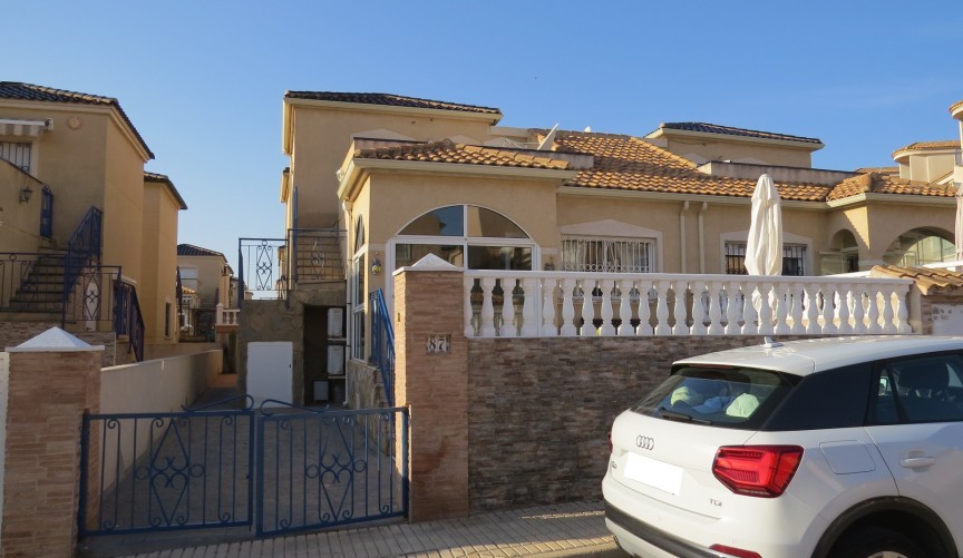 Återförsäljning - Town House -
Orihuela Costa - Costa Blanca