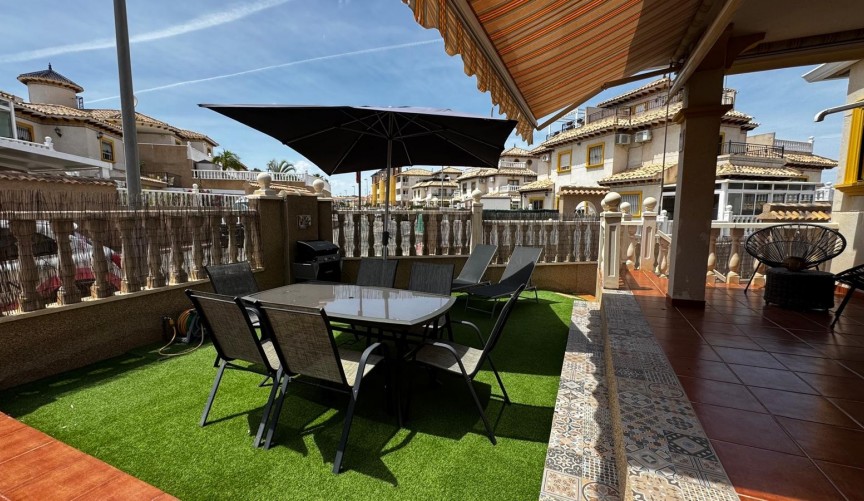 Återförsäljning - Town House -
Orihuela Costa - Costa Blanca