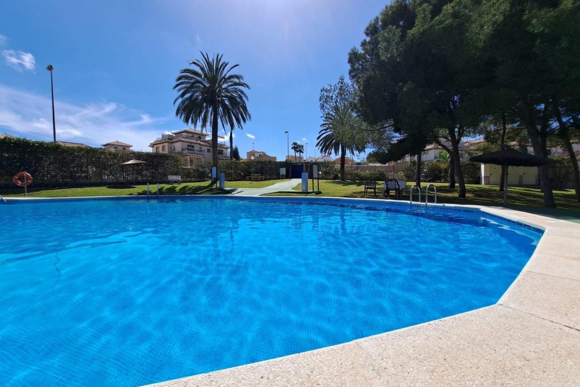 Återförsäljning - Town House -
Orihuela Costa - Costa Blanca