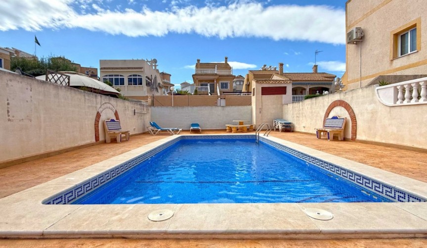 Återförsäljning - Town House -
Orihuela Costa - Costa Blanca