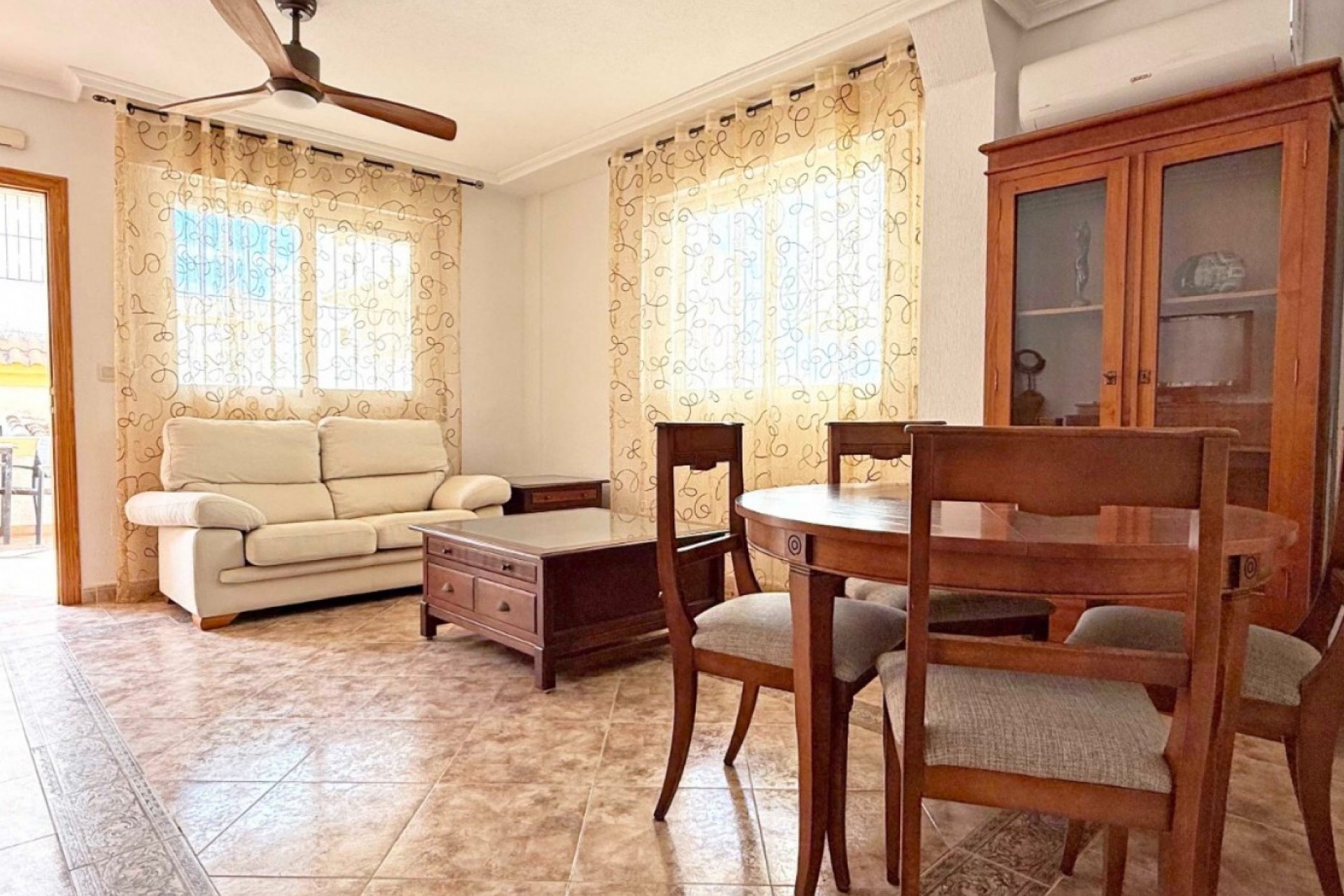 Återförsäljning - Town House -
Orihuela Costa - Costa Blanca