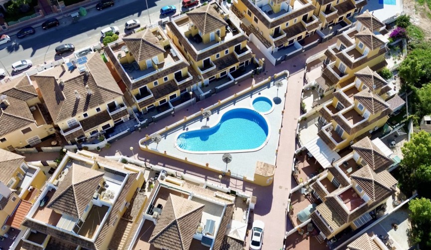 Återförsäljning - Town House -
Orihuela Costa - Costa Blanca