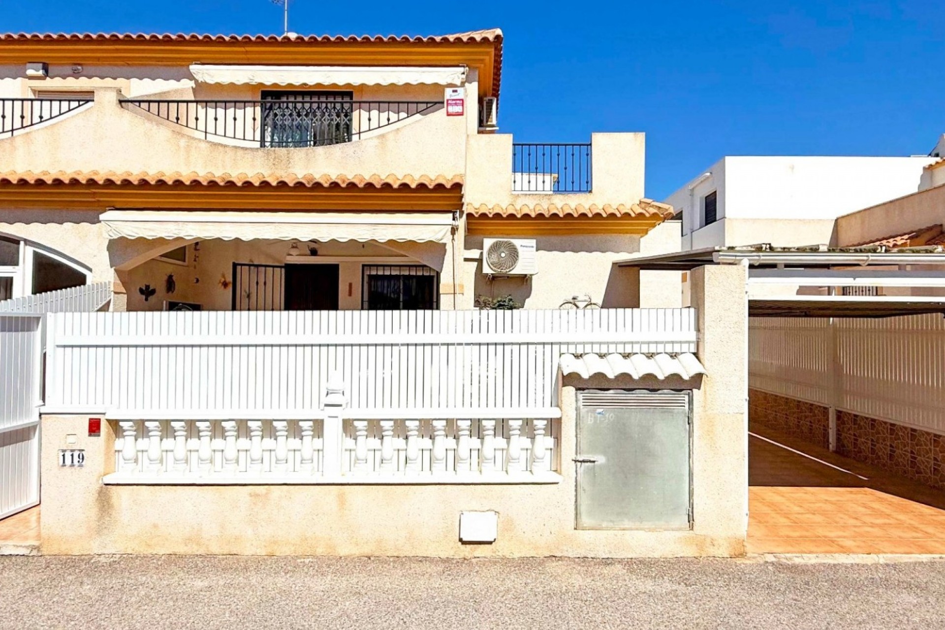Återförsäljning - Town House -
Orihuela Costa - Costa Blanca