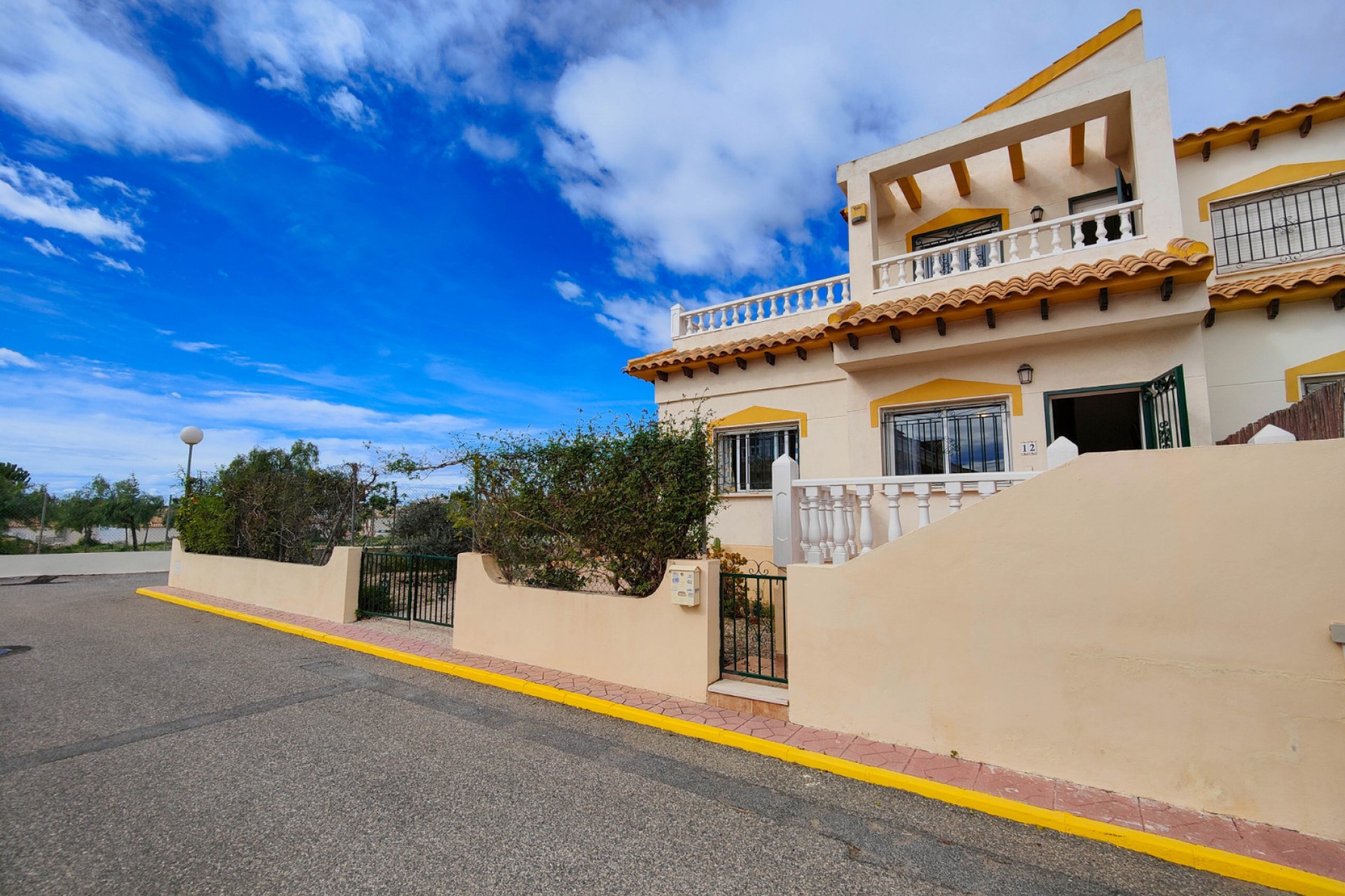 Återförsäljning - Town House -
Orihuela Costa - Costa Blanca