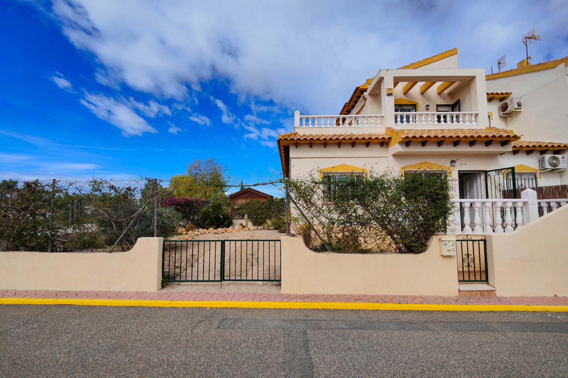 Återförsäljning - Town House -
Orihuela Costa - Costa Blanca