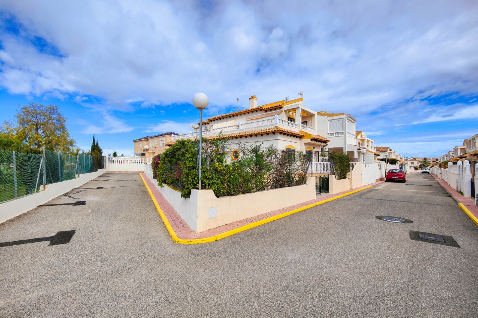 Återförsäljning - Town House -
Orihuela Costa - Costa Blanca