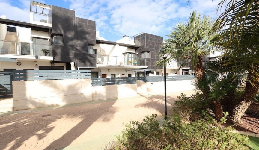 Återförsäljning - Town House -
Orihuela Costa - Costa Blanca