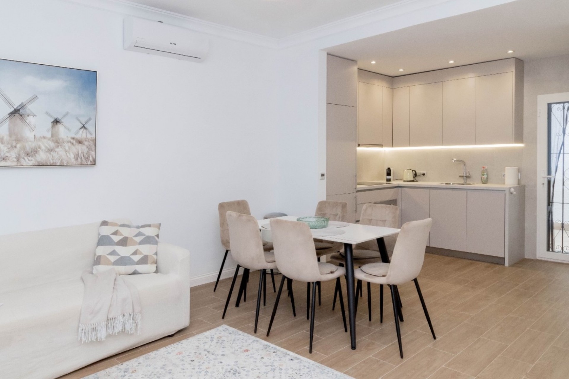 Återförsäljning - Town House -
Orihuela Costa - Costa Blanca