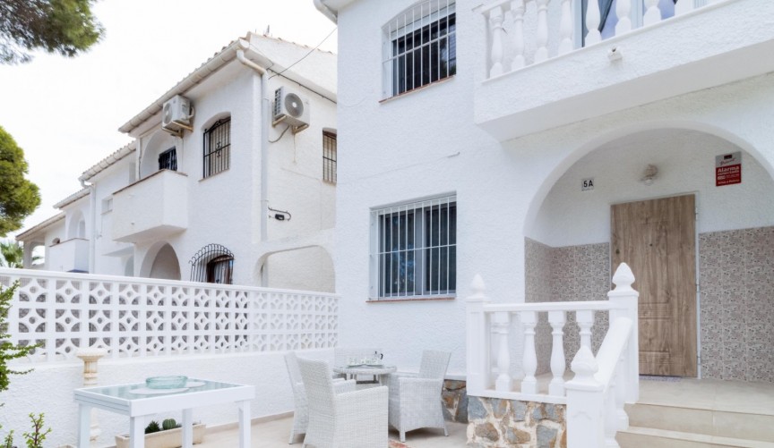 Återförsäljning - Town House -
Orihuela Costa - Costa Blanca