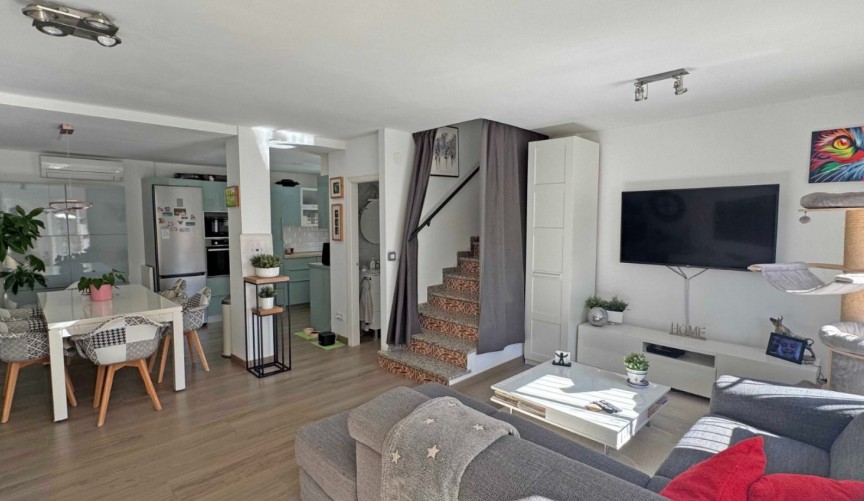 Återförsäljning - Town House -
Orihuela Costa - Costa Blanca