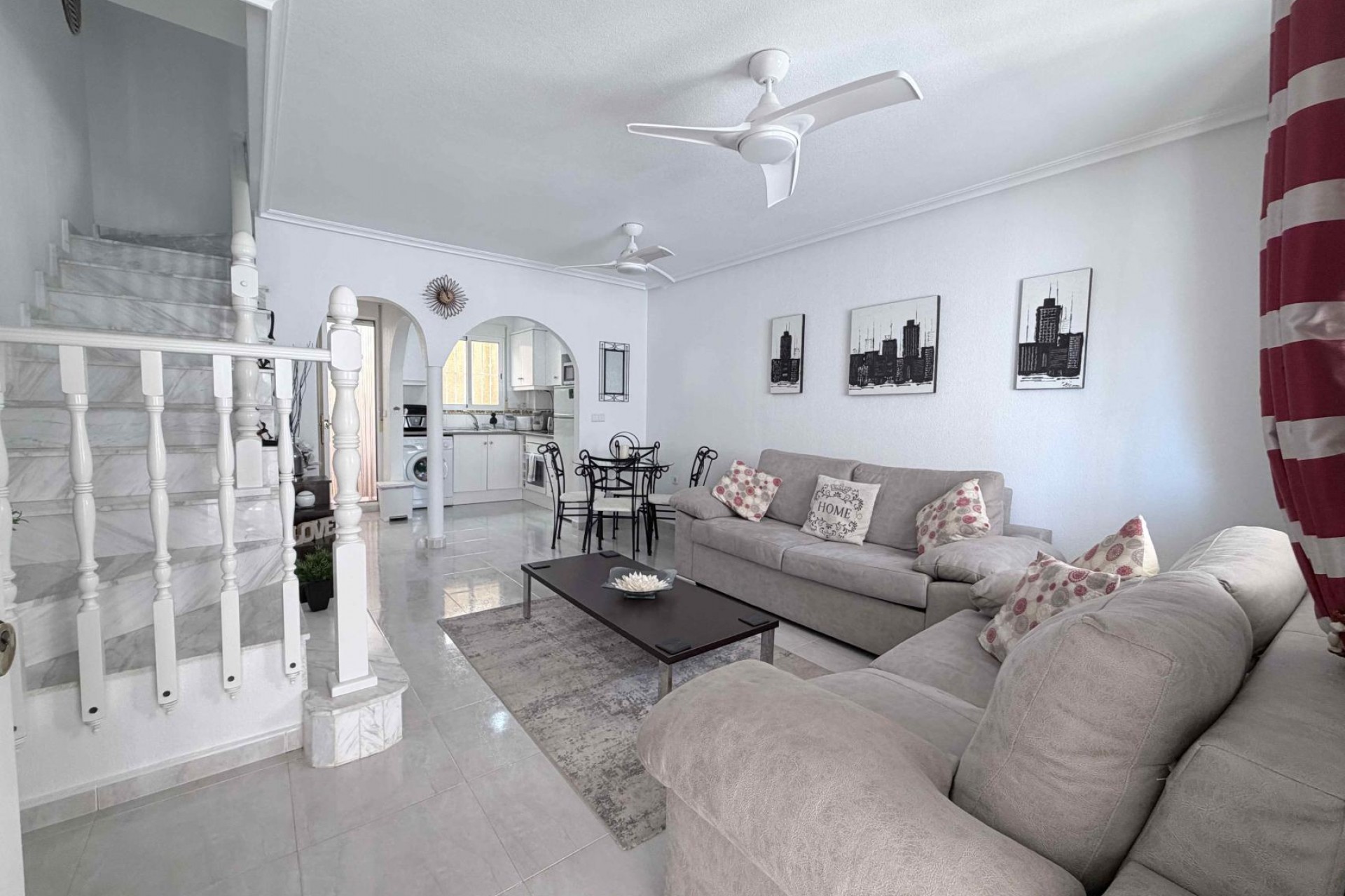 Återförsäljning - Town House -
Orihuela Costa - Costa Blanca