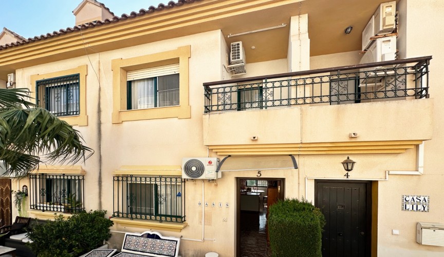 Återförsäljning - Town House -
Orihuela Costa - Costa Blanca
