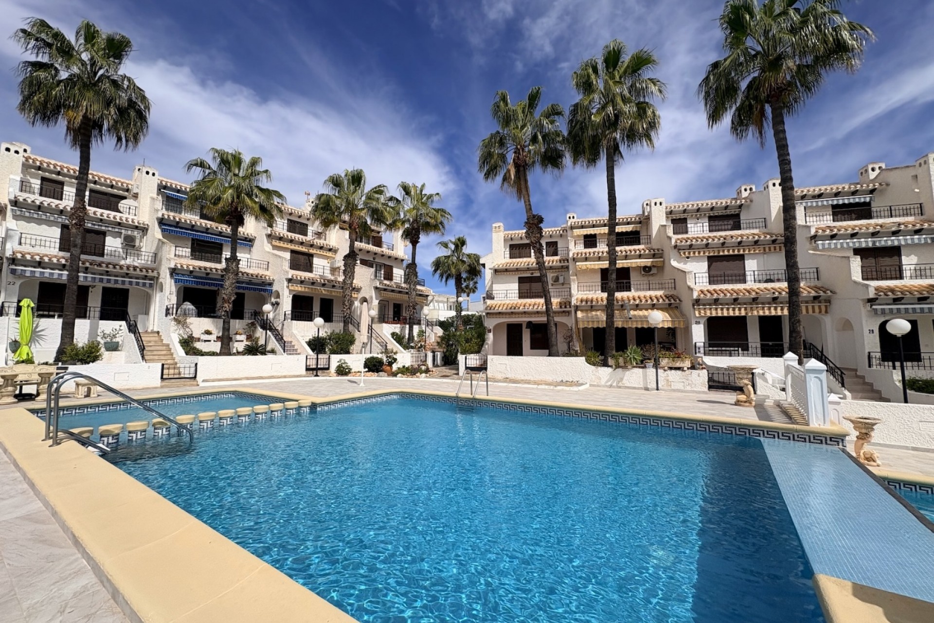 Återförsäljning - Town House -
Orihuela Costa - Costa Blanca