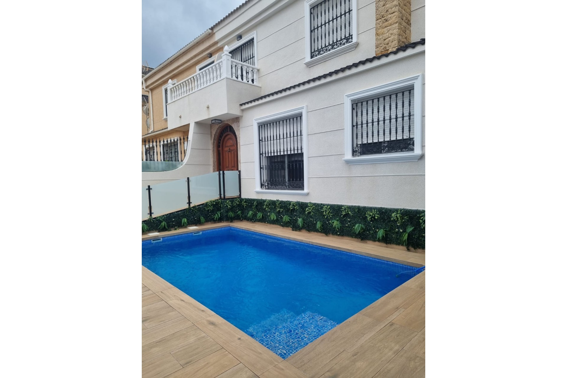 Återförsäljning - Town House -
Orihuela Costa - Costa Blanca