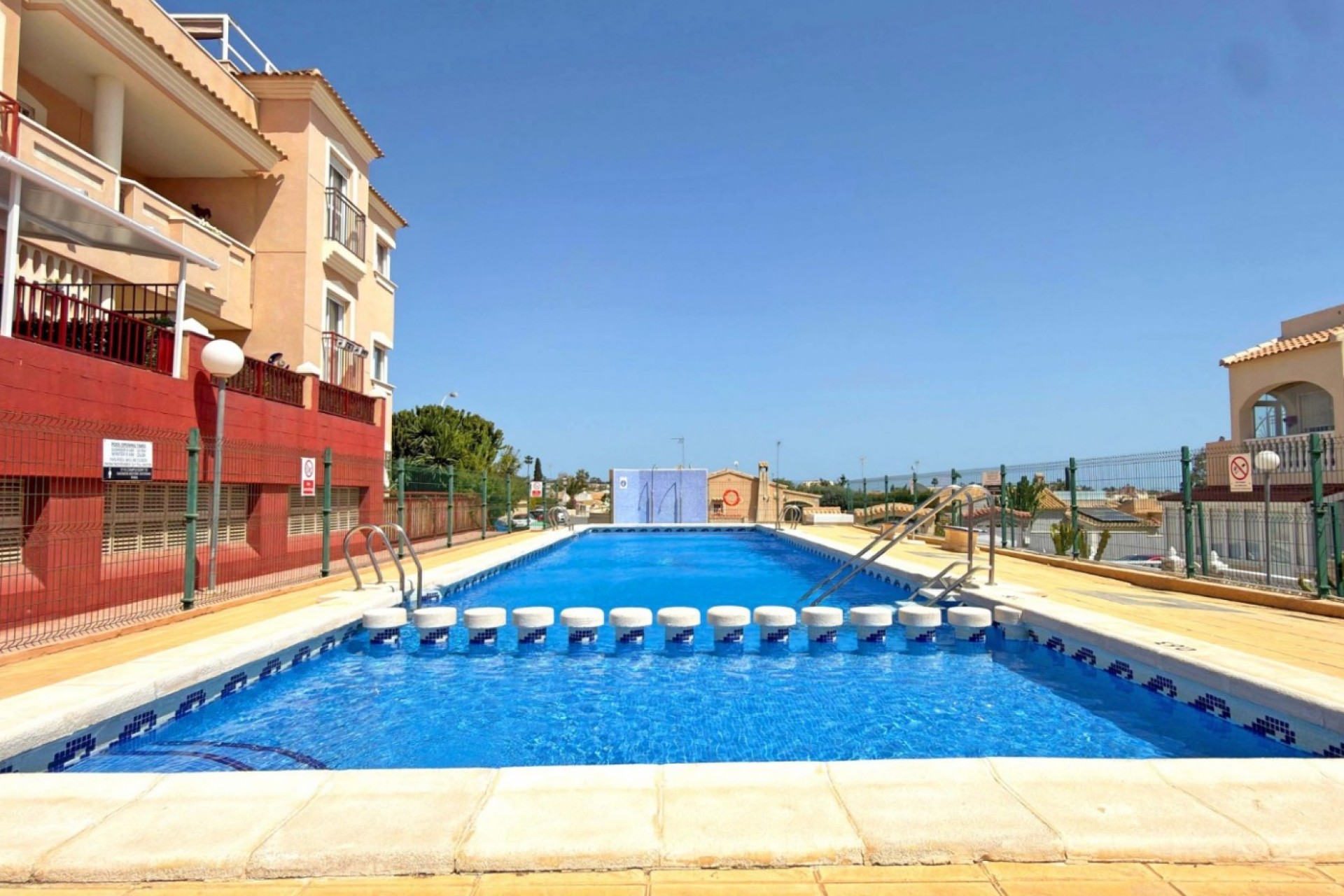 Återförsäljning - Town House -
Orihuela Costa - Costa Blanca