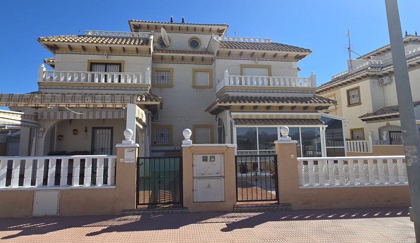Återförsäljning - Town House -
Orihuela Costa - Costa Blanca