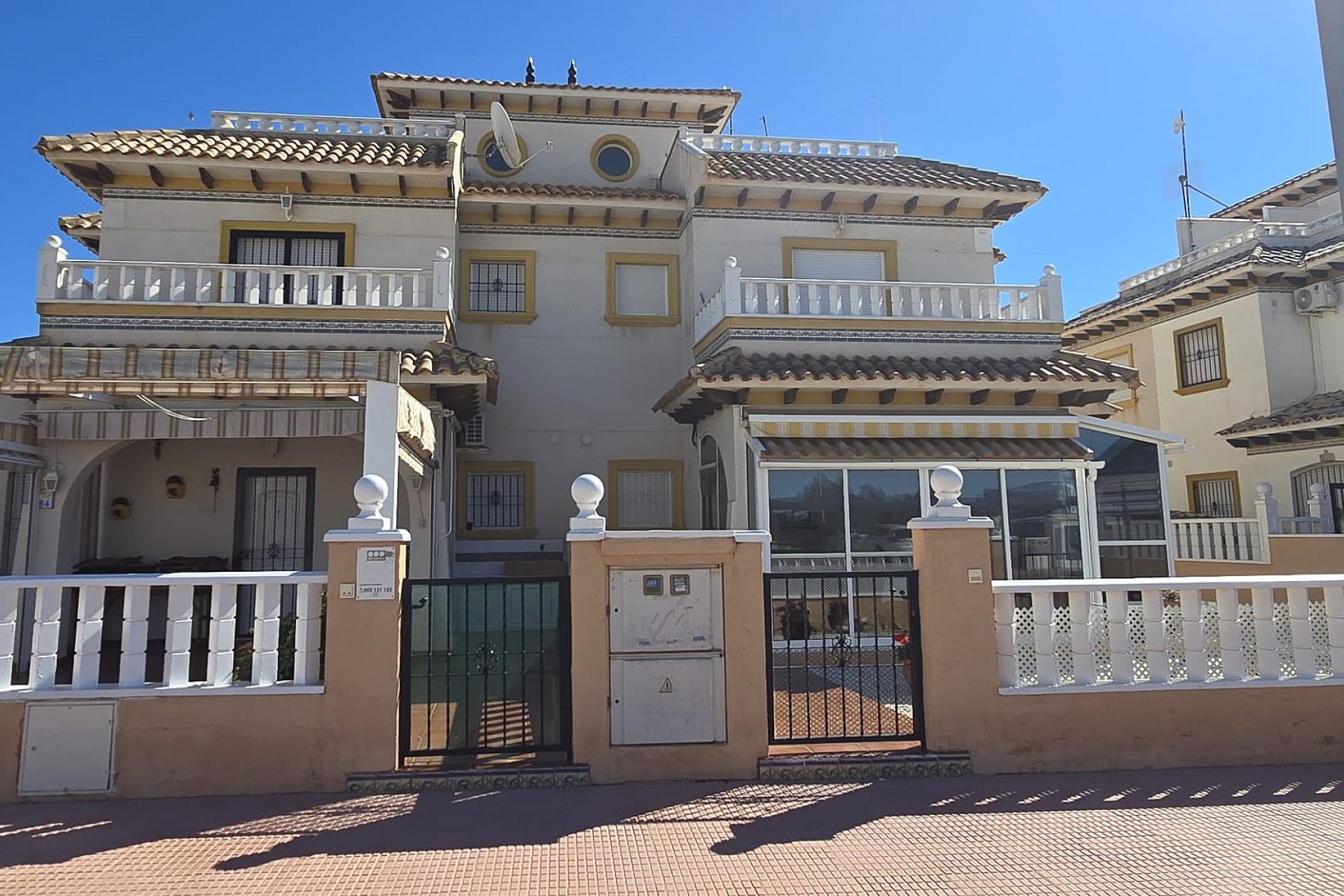 Återförsäljning - Town House -
Orihuela Costa - Costa Blanca