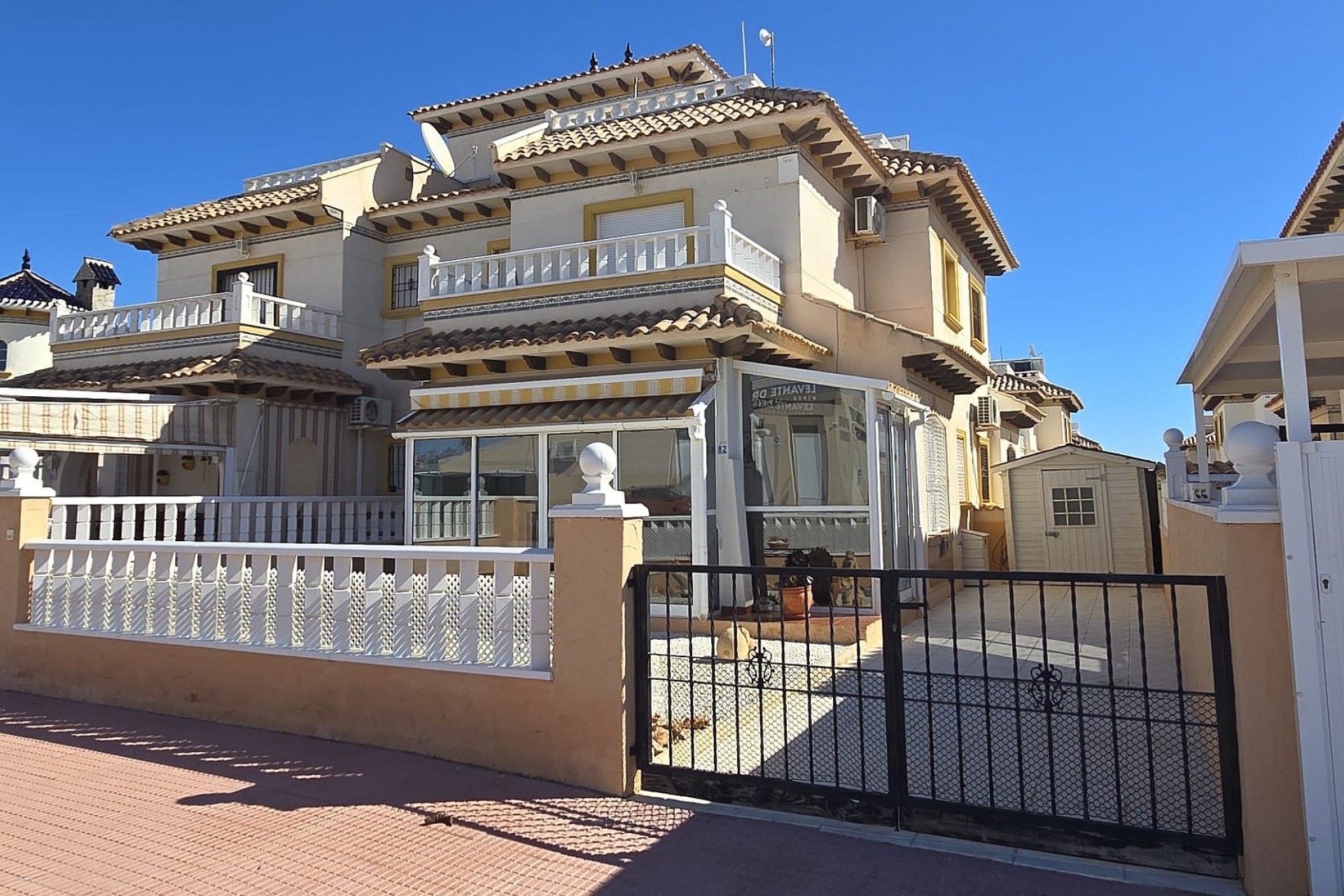 Återförsäljning - Town House -
Orihuela Costa - Costa Blanca