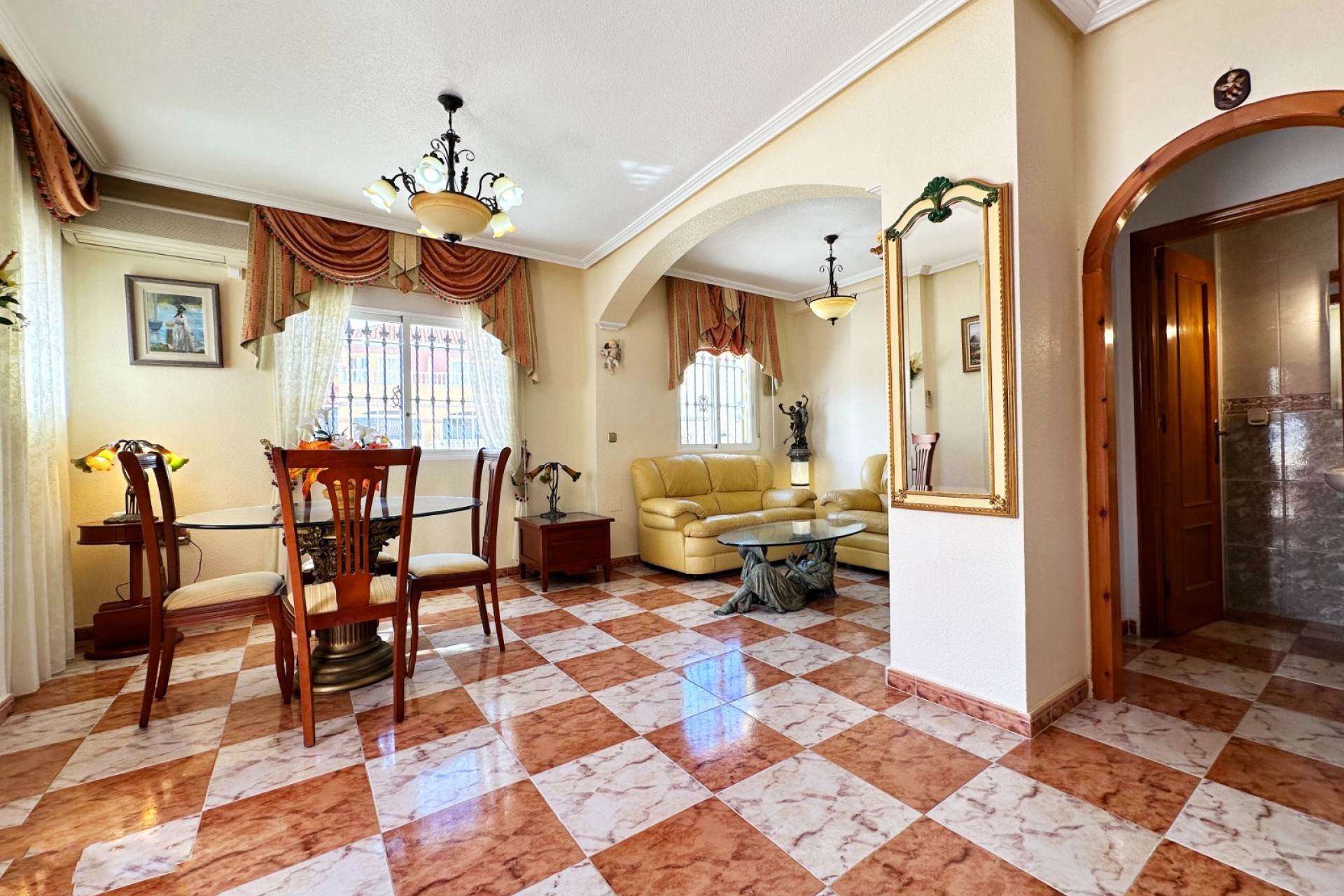 Återförsäljning - Town House -
Orihuela Costa - Costa Blanca