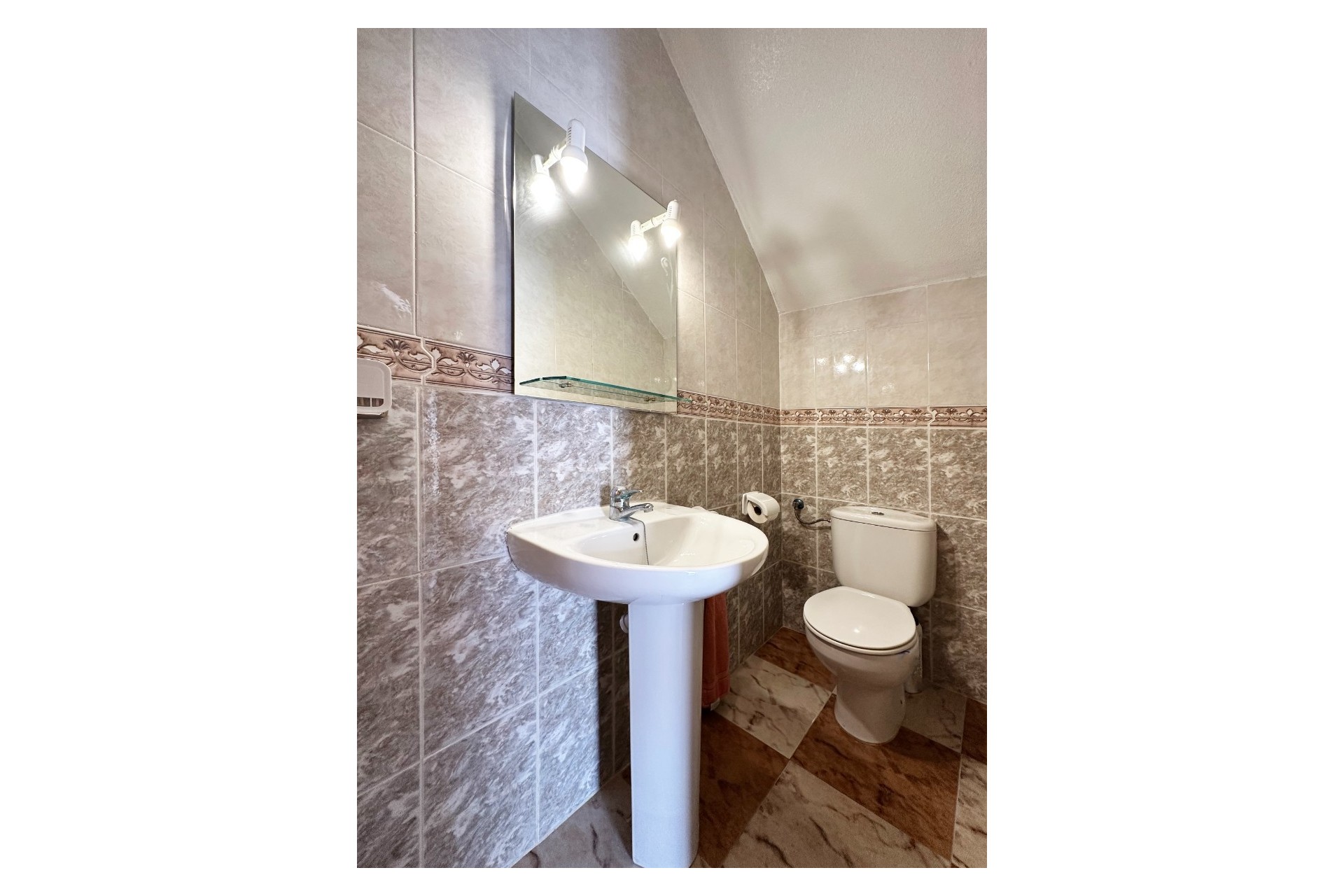 Återförsäljning - Town House -
Orihuela Costa - Costa Blanca