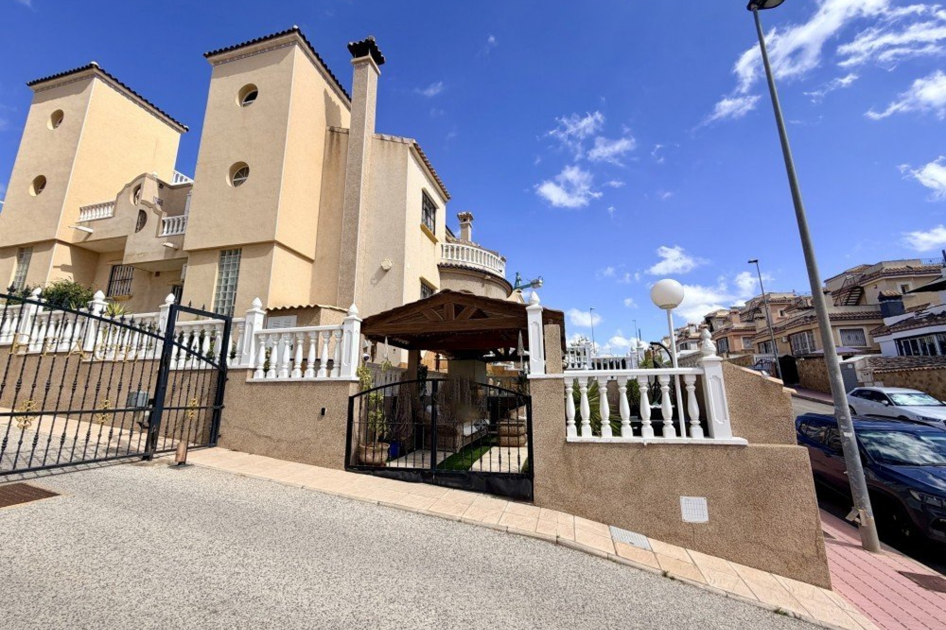 Återförsäljning - Town House -
Orihuela Costa - Costa Blanca