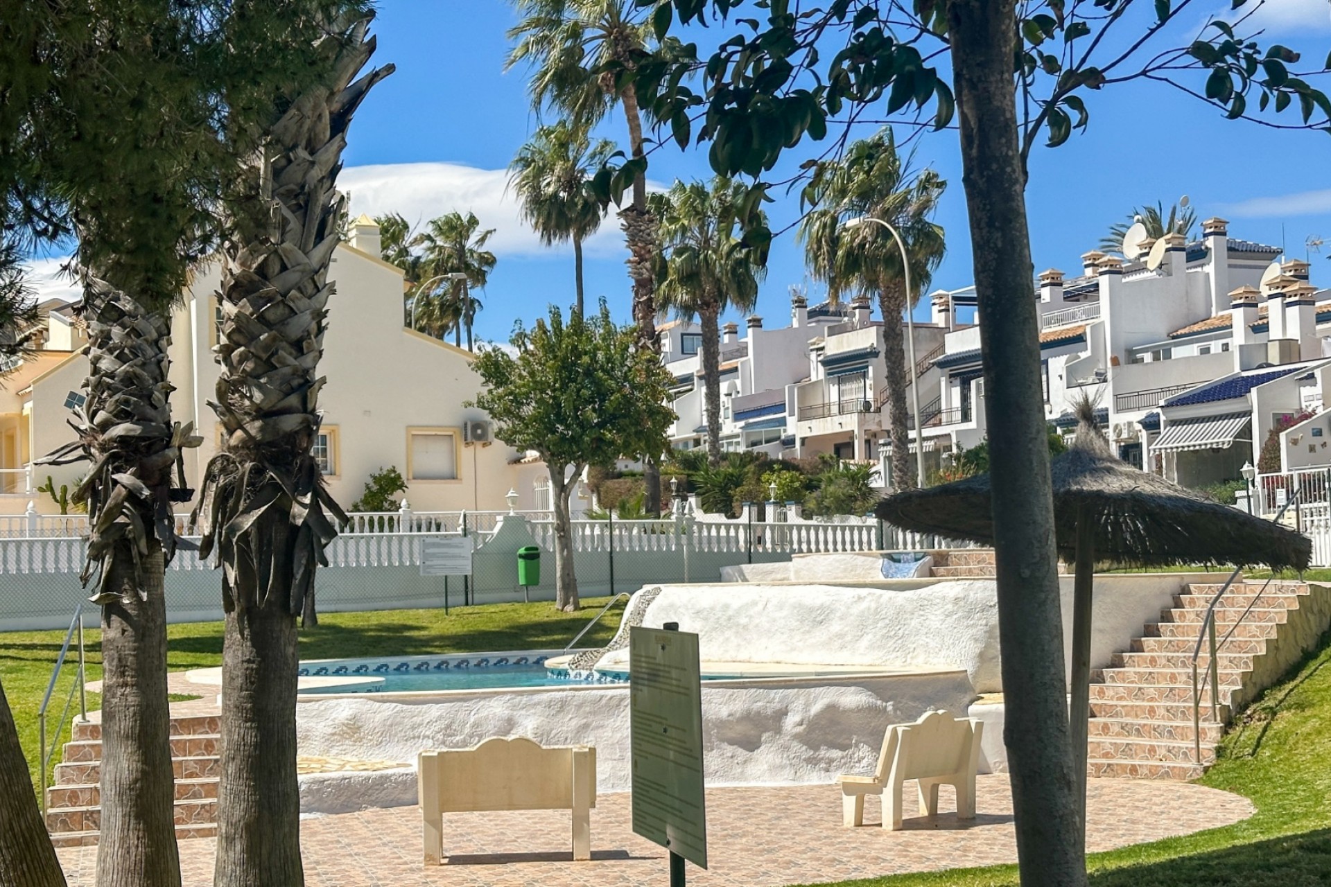 Återförsäljning - Town House -
Orihuela Costa - Costa Blanca