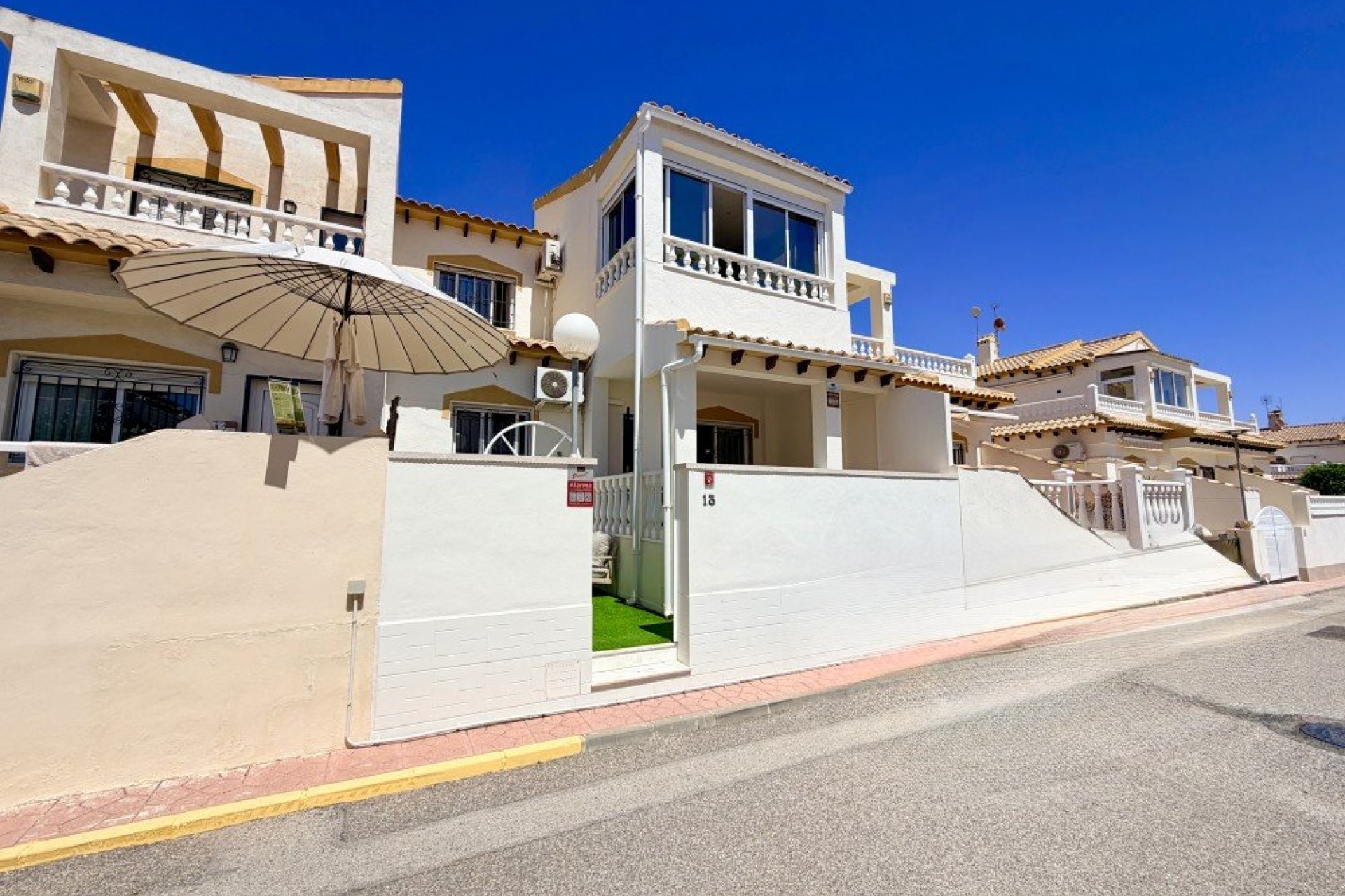 Återförsäljning - Town House -
Orihuela Costa - Costa Blanca