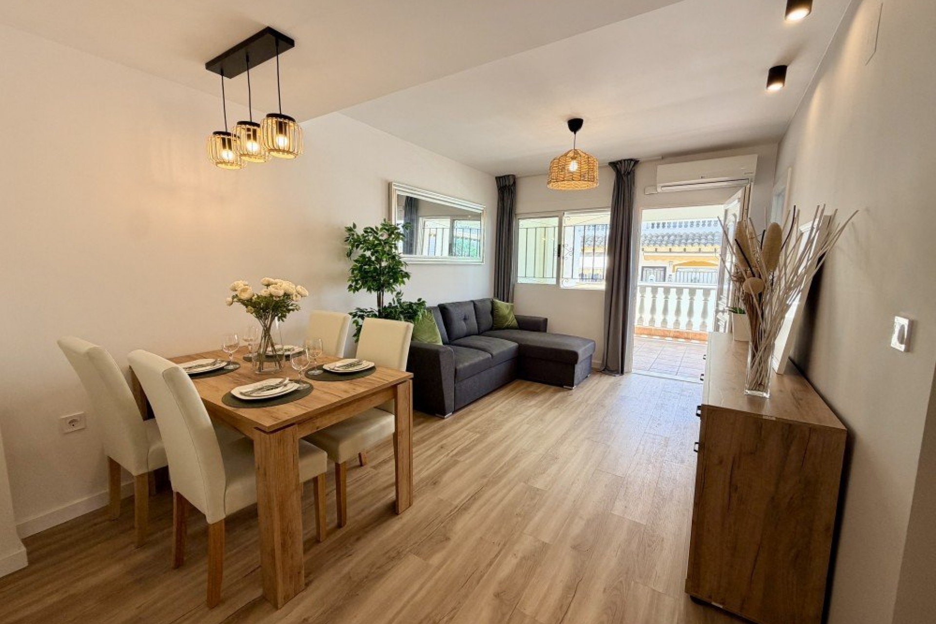Återförsäljning - Town House -
Orihuela Costa - Costa Blanca