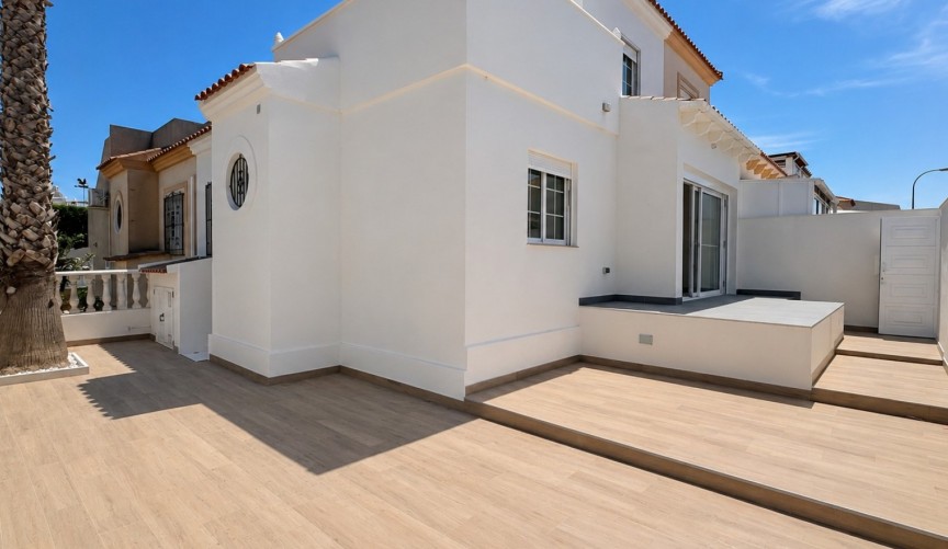 Återförsäljning - Town House -
Orihuela Costa - Costa Blanca