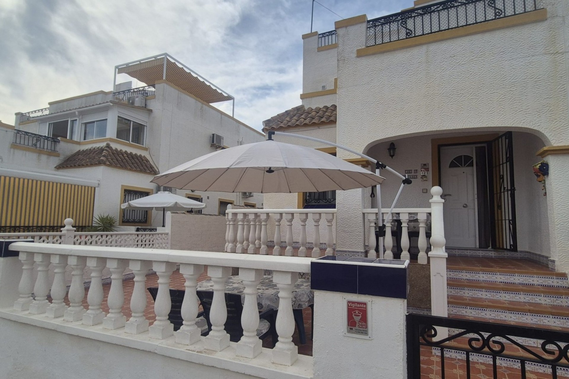 Återförsäljning - Town House -
Orihuela Costa - Costa Blanca