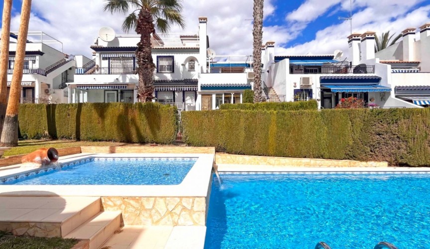 Återförsäljning - Town House -
Orihuela Costa - Costa Blanca