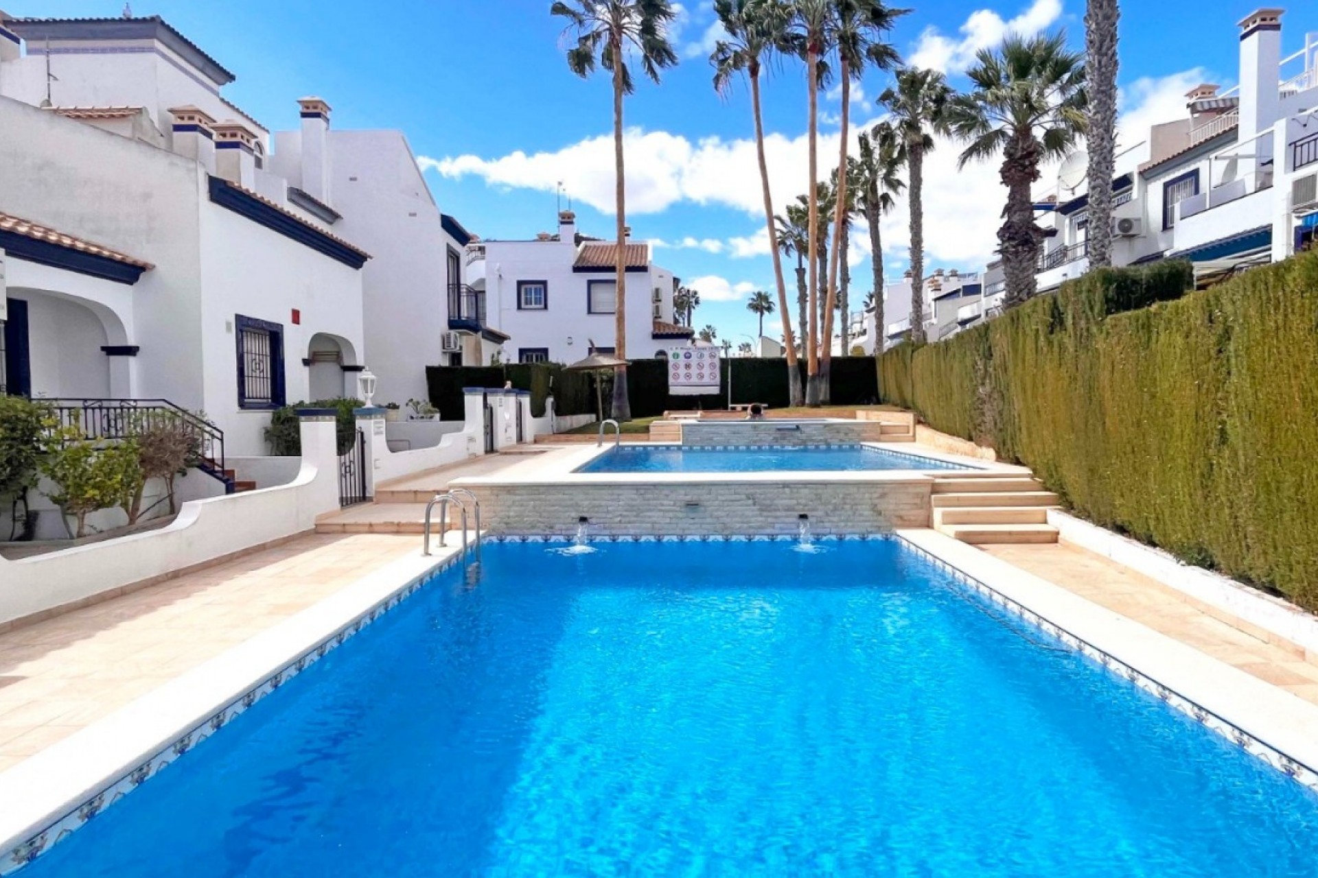 Återförsäljning - Town House -
Orihuela Costa - Costa Blanca