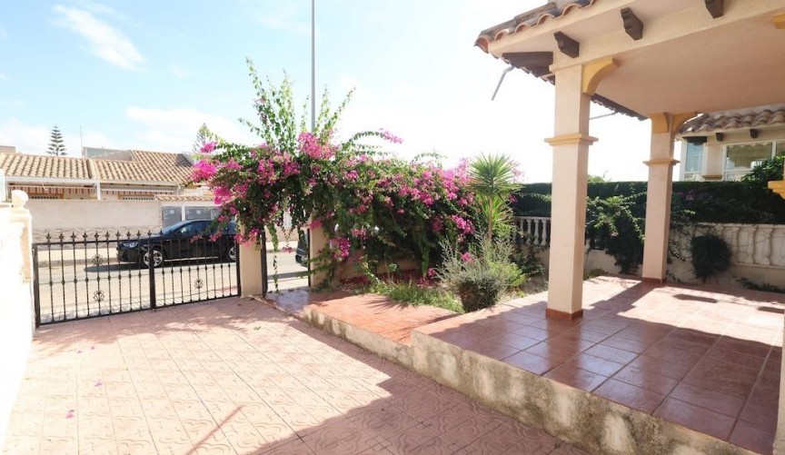 Återförsäljning - Town House -
Orihuela Costa - Costa Blanca