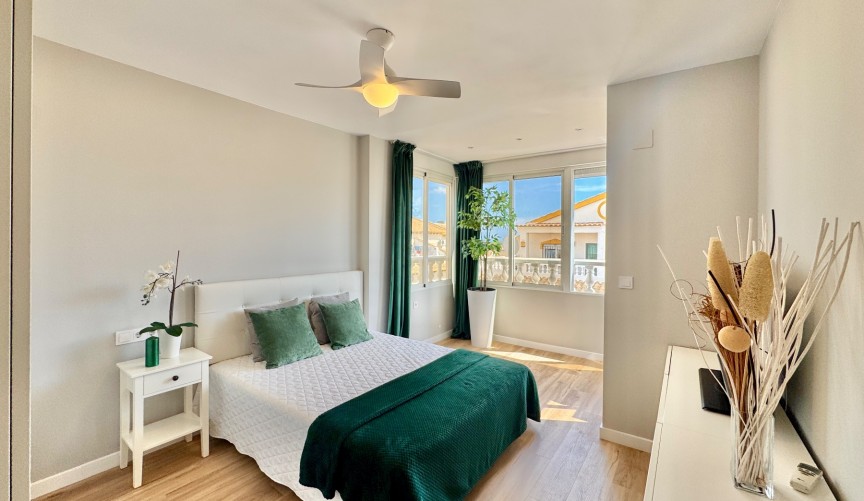 Återförsäljning - Town House -
Orihuela Costa - Costa Blanca