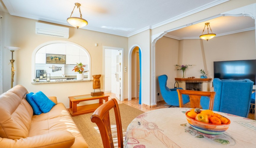 Återförsäljning - Town House -
Orihuela Costa - La Regia