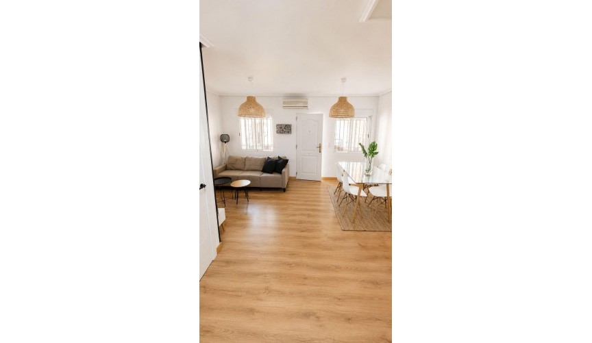 Återförsäljning - Town House -
Orihuela Costa - La Zenia