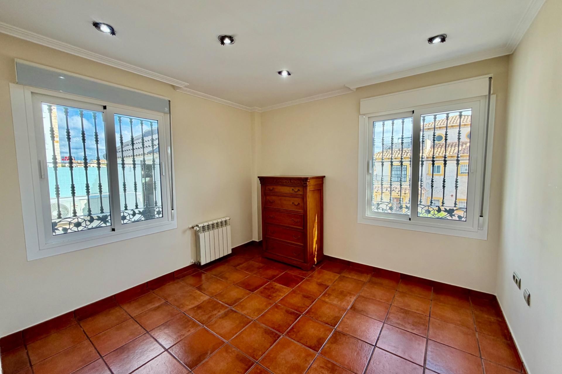 Återförsäljning - Town House -
Orihuela Costa - La Zenia