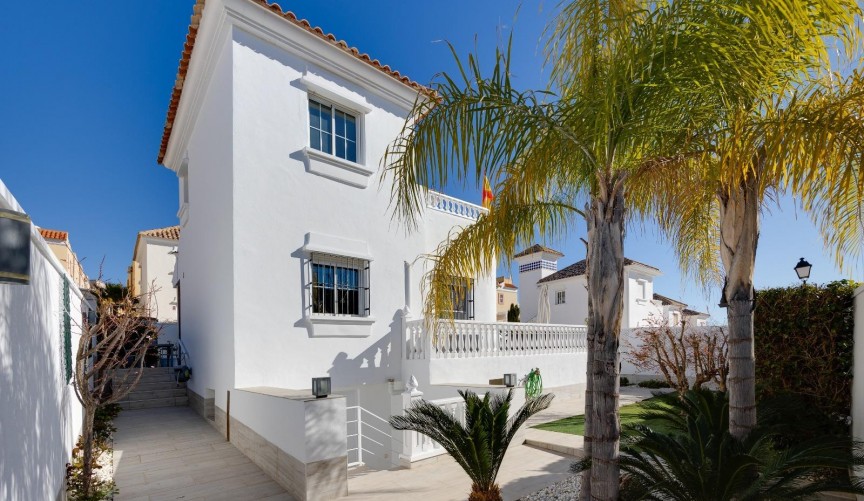 Återförsäljning - Town House -
Orihuela Costa - Las Filipinas